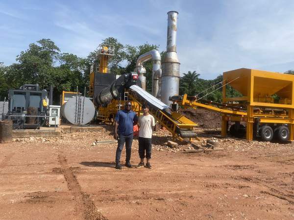 Construction and use of fully automatic vertical asphalt mixer
